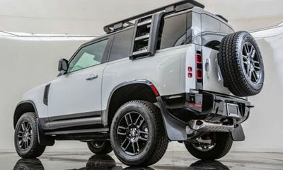 2023 Land Rover Defender 90 X Dynamic