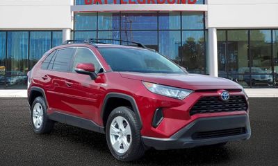 2021 Toyota RAV4 LE HV