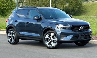 2026 Volvo XC40 Core