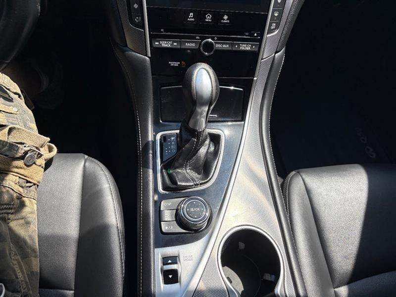 2017 Infiniti Q50 — a typically priced live listing