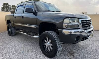 2005 GMC Sierra SLE