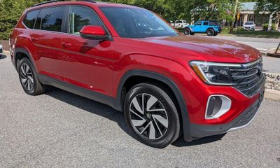 2025 Volkswagen Atlas 4MOTION SE