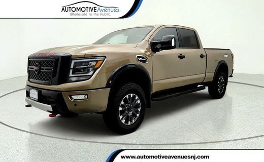 2022 Nissan Titan