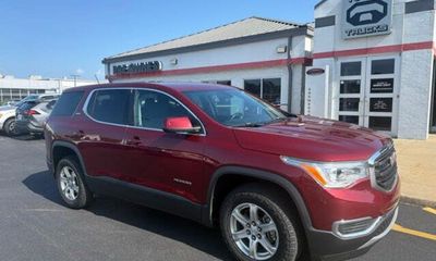 2018 GMC Acadia SLE 1