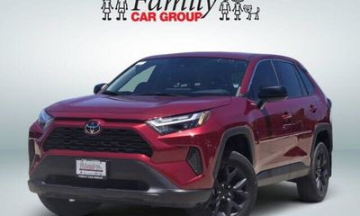 2024 Toyota RAV4 LE
