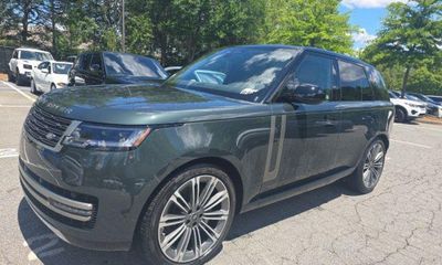 2025 Land Rover Range SE