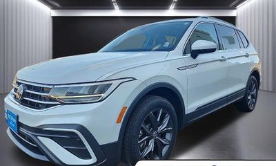 2023 Volkswagen Tiguan SE