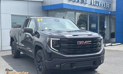 2023 GMC Sierra Elevation