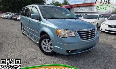 2010 Chrysler Town AND Country RT