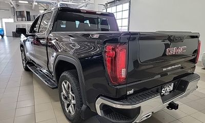 2023 GMC Sierra SLT