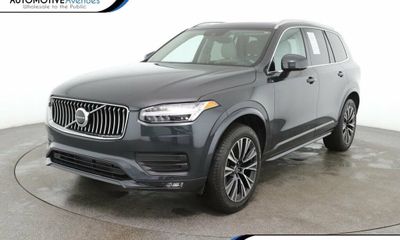 2022 Volvo XC90 Momentum