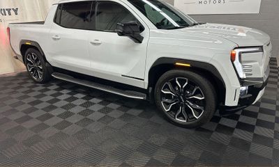 2025 GMC Sierra Denali