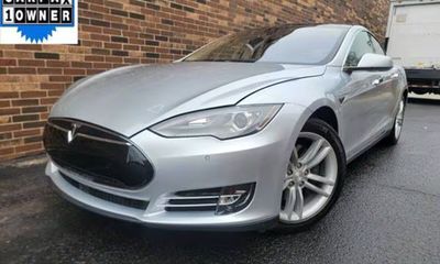 2015 Tesla Model S 85