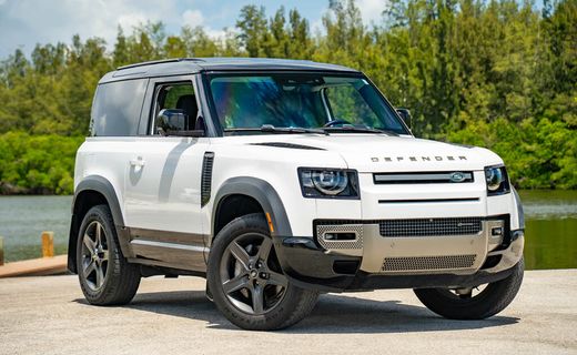 2023 Land Rover Defender 90 SE