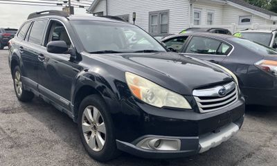 2010 Subaru Outback Limited M R