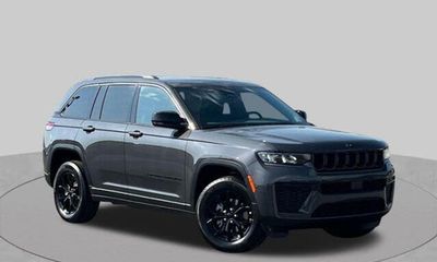 2026 Jeep Grand Cherokee Base Laredo