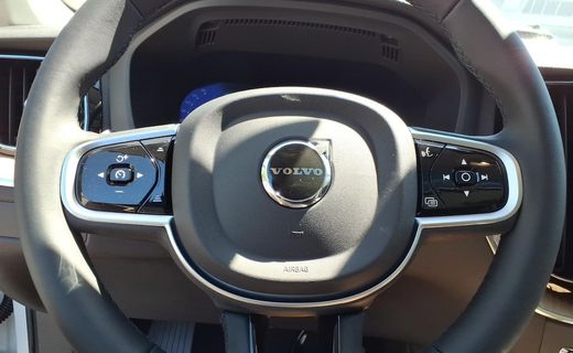 2026 Volvo XC60 Core