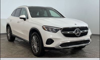 2025 Mercedes-Benz GLC-Class GLC300