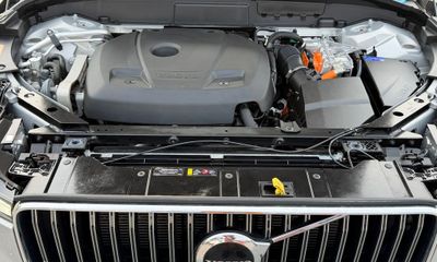 2023 Volvo XC60 Core Bright Theme