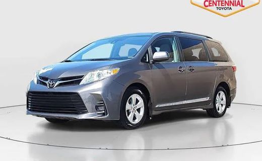 2018 Toyota Sienna LE