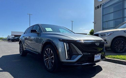 2025 Cadillac Lyriq Sport 1