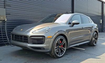 2022 Porsche Cayenne GTS Coupe