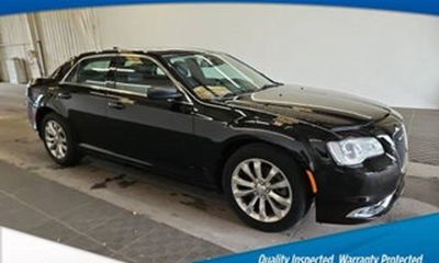 2017 Chrysler 300 Limited