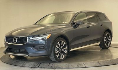 2020 Volvo V60CC Momentum
