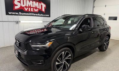 2019 Volvo XC40 R Design
