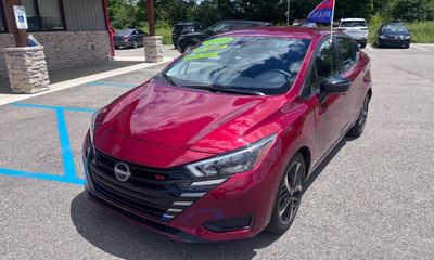 2025 Nissan Versa SR