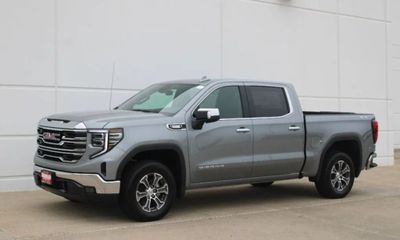 2026 GMC Sierra SLT