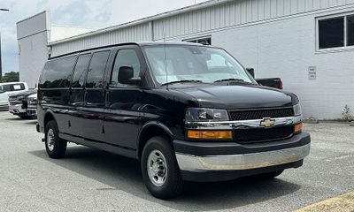 2025 Chevrolet Express LT EXT
