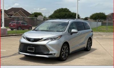 2025 Toyota Sienna Platinum