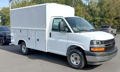 2025 Chevrolet Express 3500 Cutaway 139
