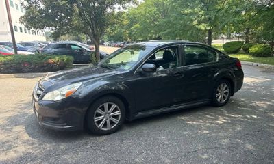 2011 Subaru Legacy Premium M R