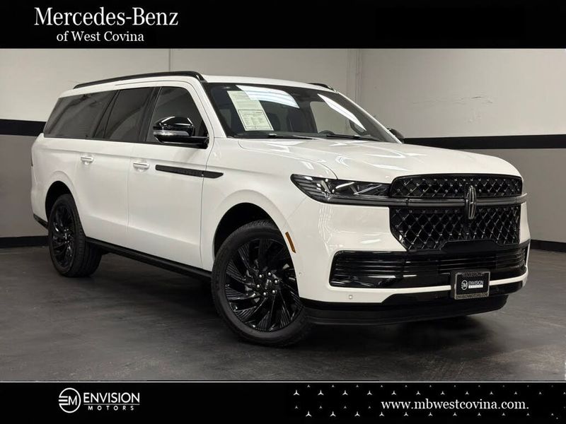 2025 Lincoln Navigator L — a typically priced live listing