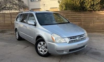 2010 Kia Sedona GL