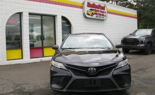 2020 Toyota Camry SE