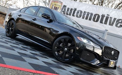 2024 Jaguar XF P300 SE