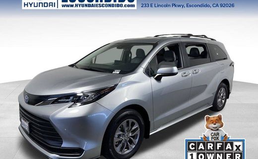 2025 Toyota Sienna LE