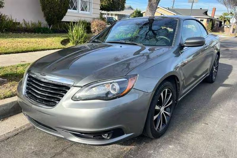 2013 Chrysler 200 — a typically priced live listing