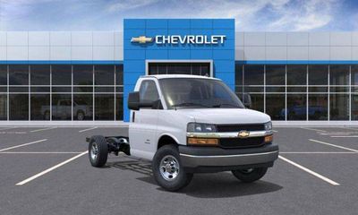 2026 Chevrolet Express 3500 Cutaway 139