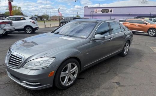 2012 Mercedes-Benz S-Class S550 4 Matic