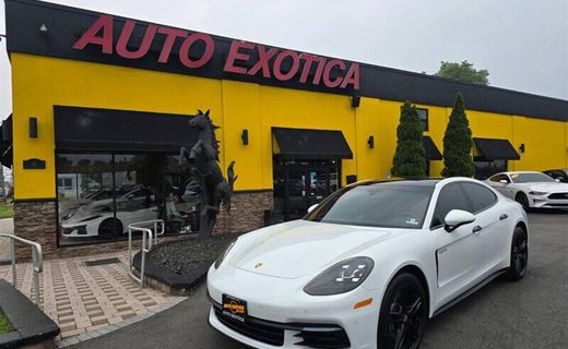 2018 Porsche Panamera 4