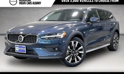 2026 Volvo V60CC Ultra