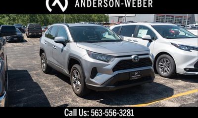 2022 Toyota RAV4 LE