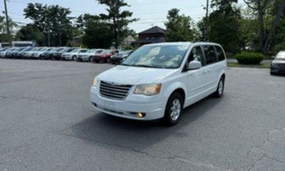 2008 Chrysler Town AND Country Touring Signature