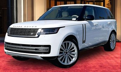 2026 Land Rover Range SE