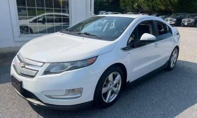 2014 Chevrolet Volt Standard