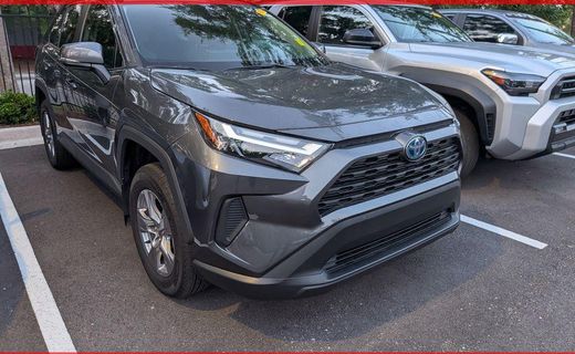 2024 Toyota RAV4 XLE